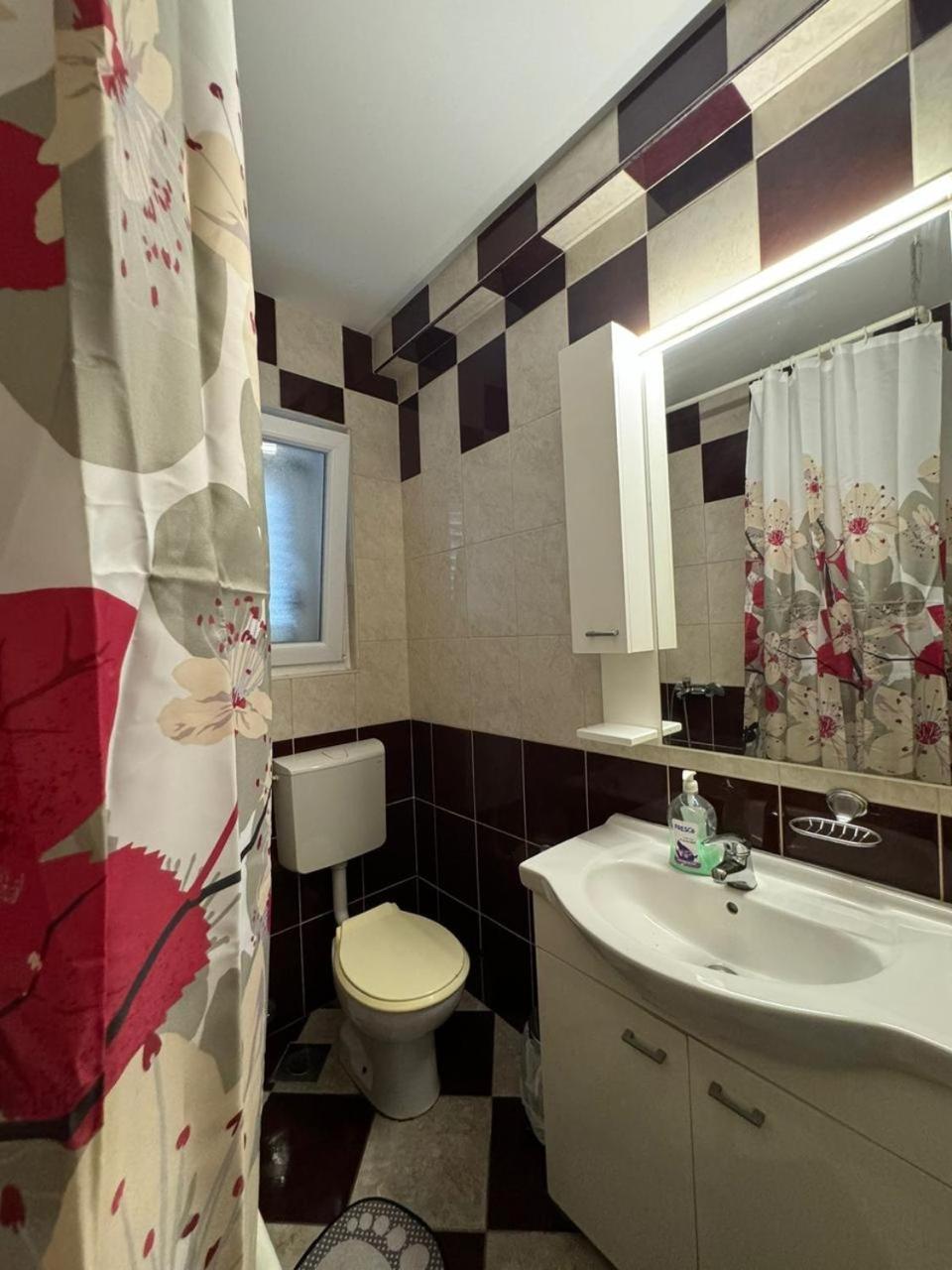 Apartmani Dada Kotor Zewnętrze zdjęcie