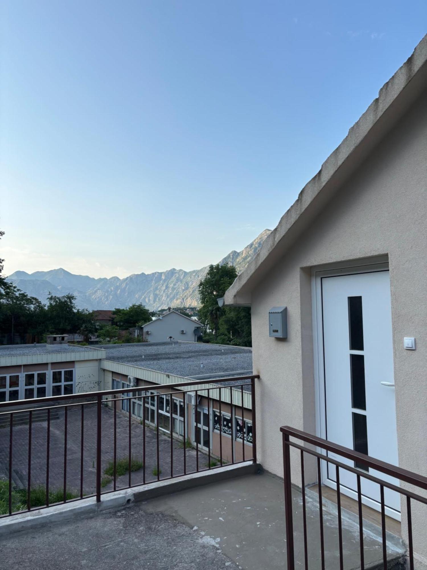 Apartmani Dada Kotor Zewnętrze zdjęcie